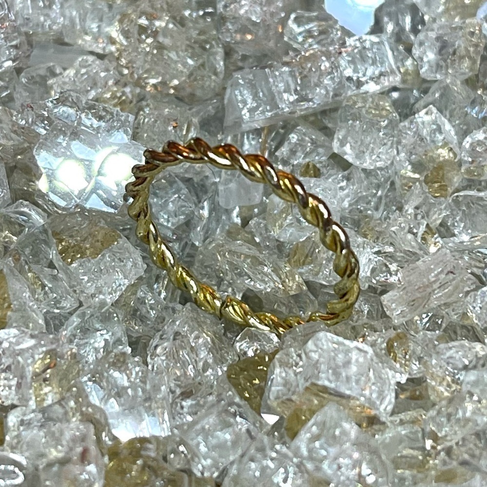 Delicate & Dainty Braided Gold Tone Band Ring Size 6 3/4